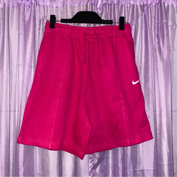 Nike Loose Fit High-Rise Pink Sweat Shorts - Picture 1 of 4